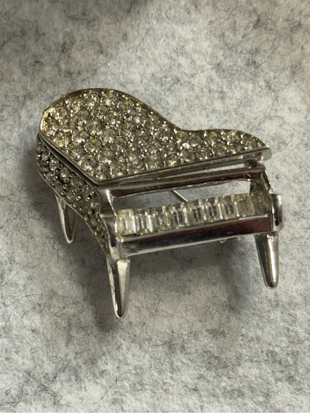Vintage Pell Grand Piano Brooch Rhinestone Figural Pin Musical Jewelry 1.5"